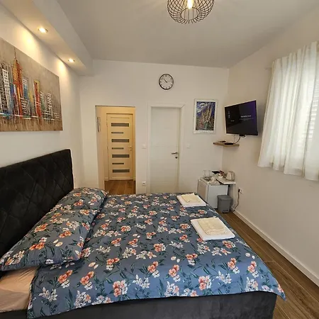 Ela Guest house Seget Donji